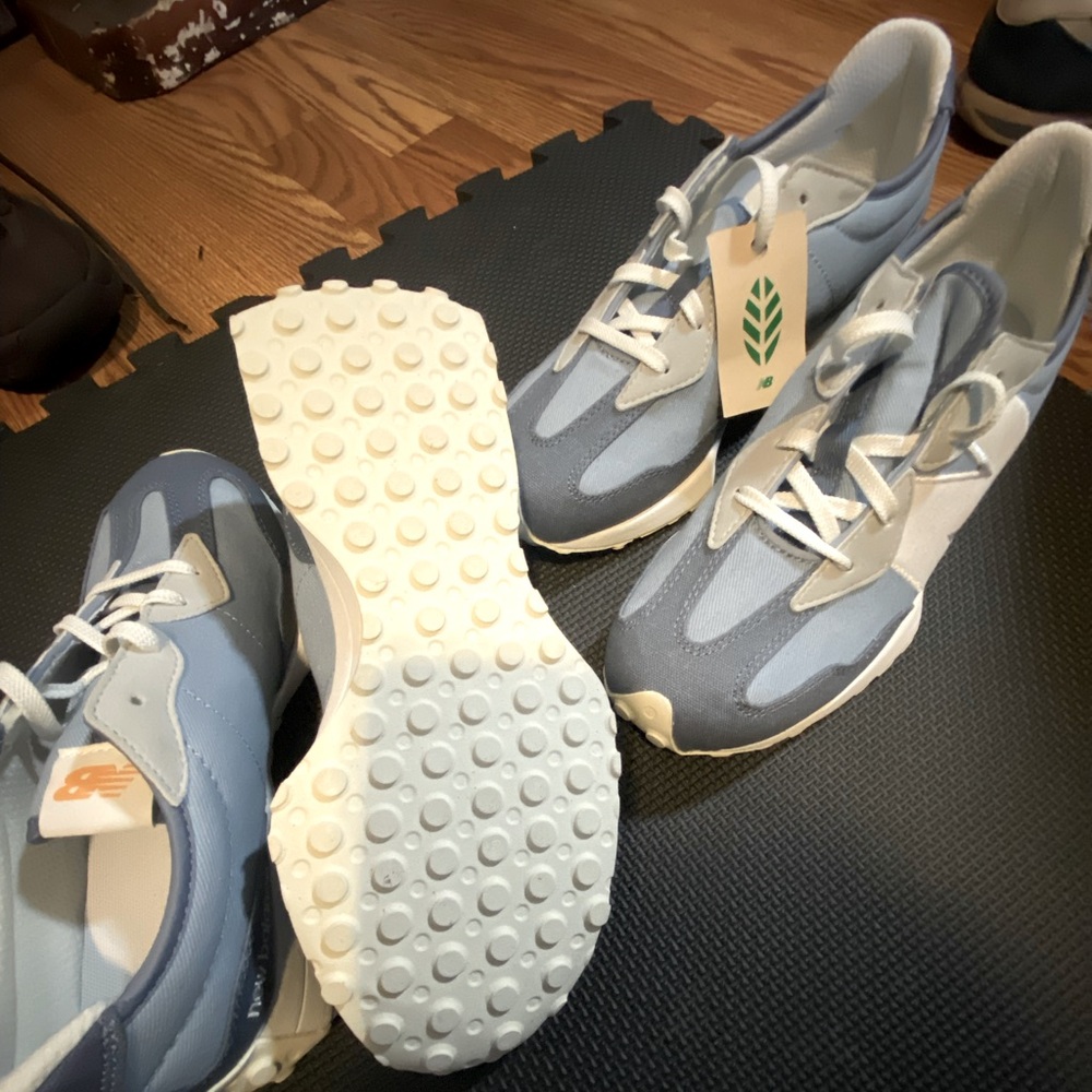 New Balance 327 Casual (women’s)